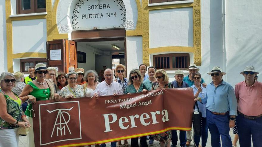 La peña taurina Miguel Ángel Perera viaja a Santander para arropar a su torero