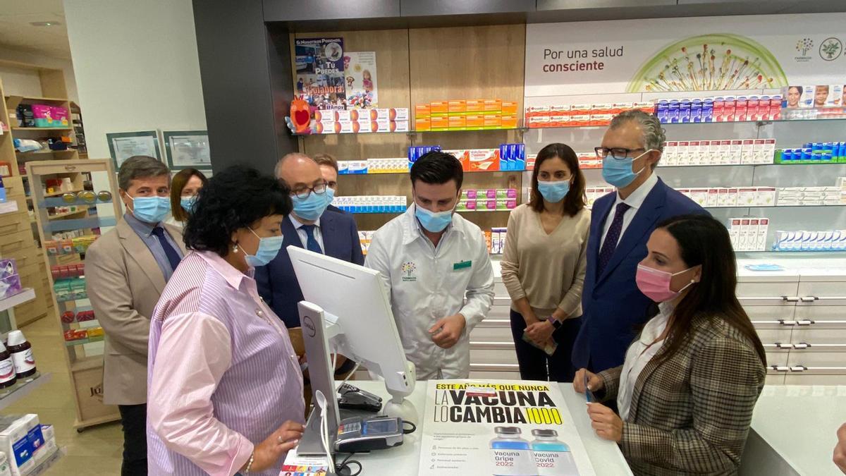 Presentación de la iniciativa en una botica de Yecla.