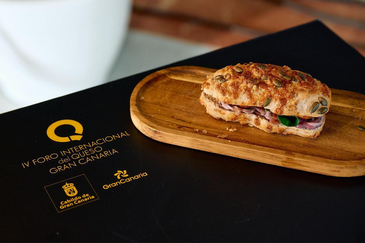 El bocadillo ganador combina queso de Media Flor de Guía y Media Flor de Gáldar.