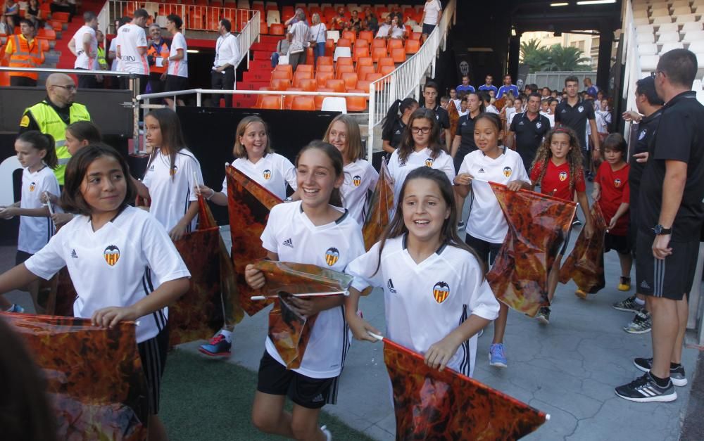 Todas las imágenes de la presentación del Valencia 2016/17