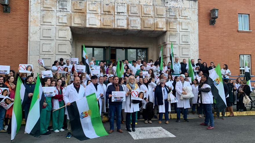 Extremadura activa los servicios mínimos ante la huelga de médicos de este viernes