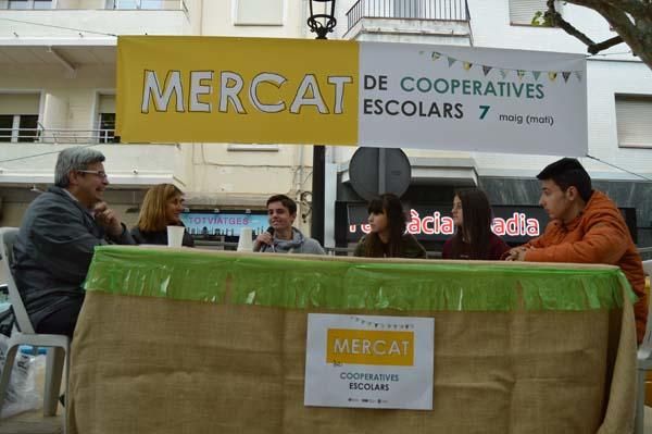 Escolars berguedans celebren el Mercat de les Cooperatives Escolars