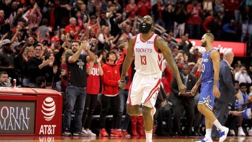 Harden logra 40 puntos en la victoria de los Rockets y amplía su racha