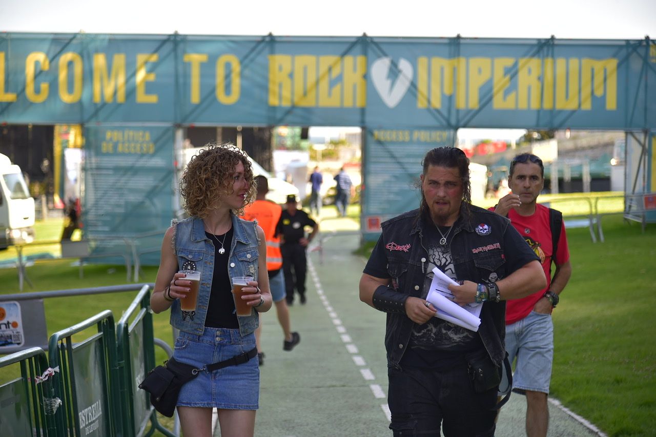 Las imágenes de Rock Imperium: ambiente, recogida de pulseras y primeras actuaciones