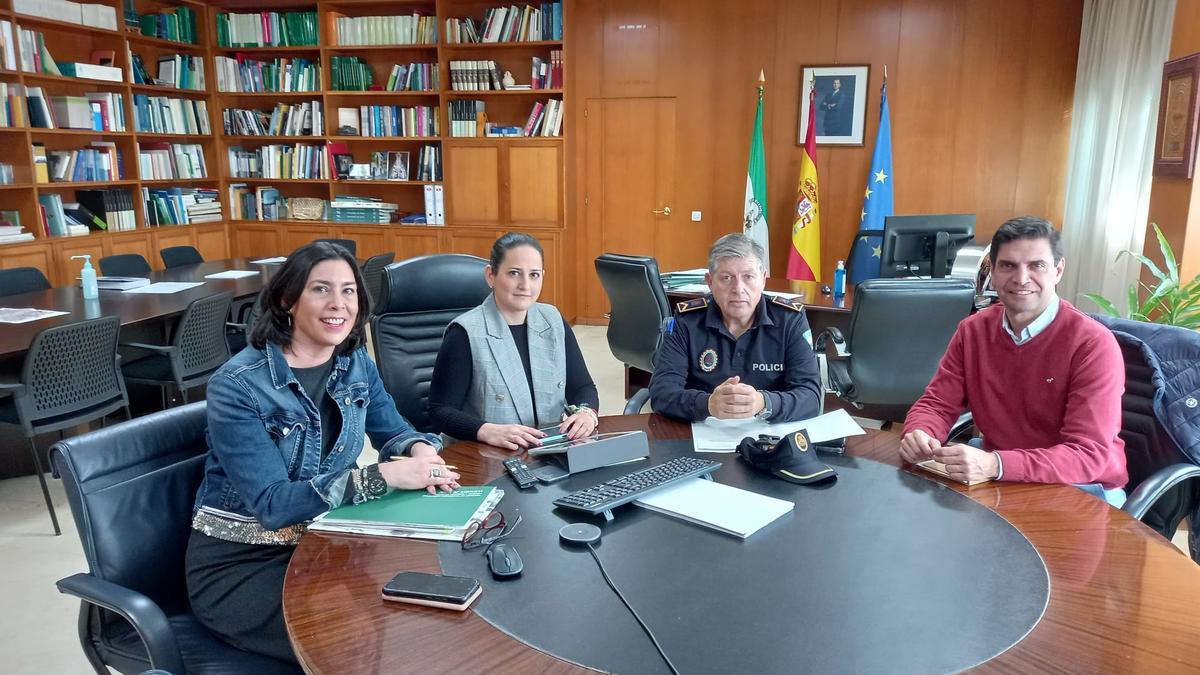 Reunión de la comunión mixta para inspeccioar los taxis y VTC en Córdoba.