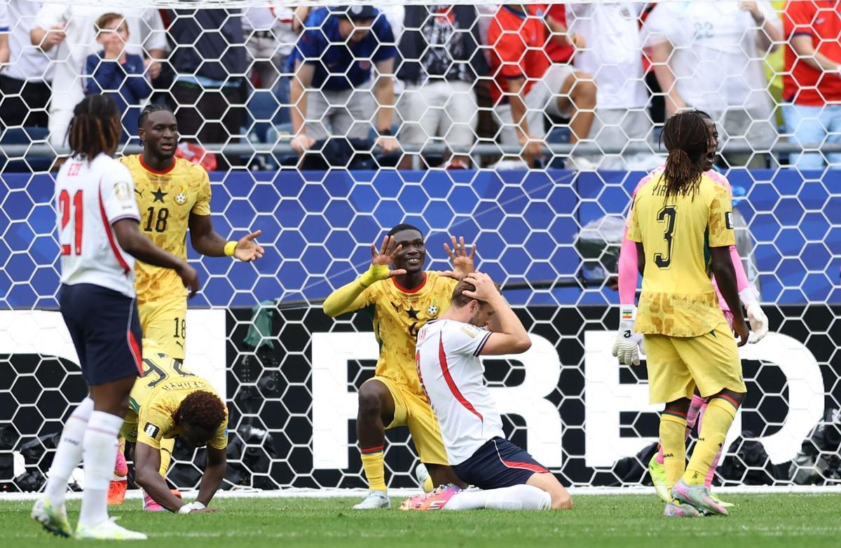Kane se lamenta tras fallar una ocasión ante Ghana.