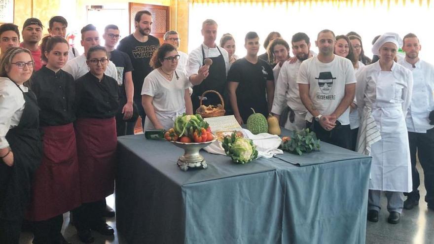 Alumnos de la escuela de hostelería de Aller, donde Astur Hongo presentó las jornadas en la Montaña Central