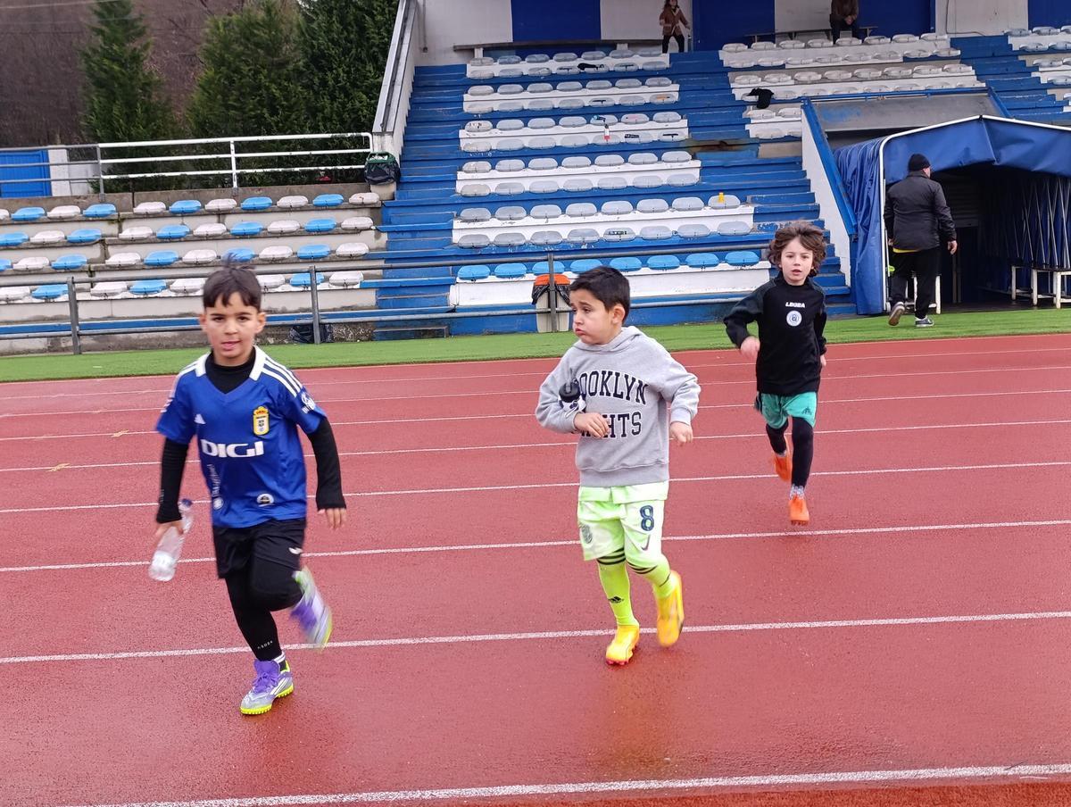 Montse Tomé comparte la Nochebuena con los niños del Atlético de Lugones