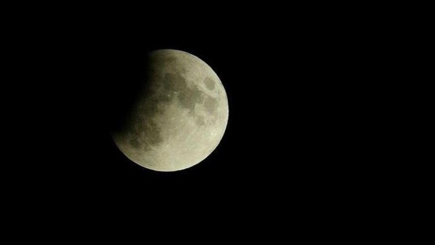 Un eclipse, una superconjunción y lluvia de estrellas para terminar el año