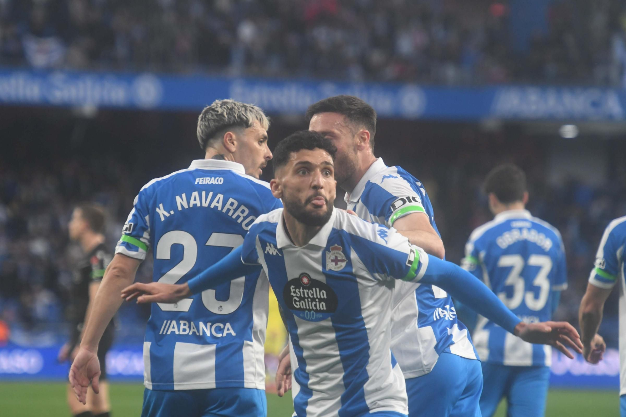 El Deportivo doblega al Almería en Riazor (3-1)