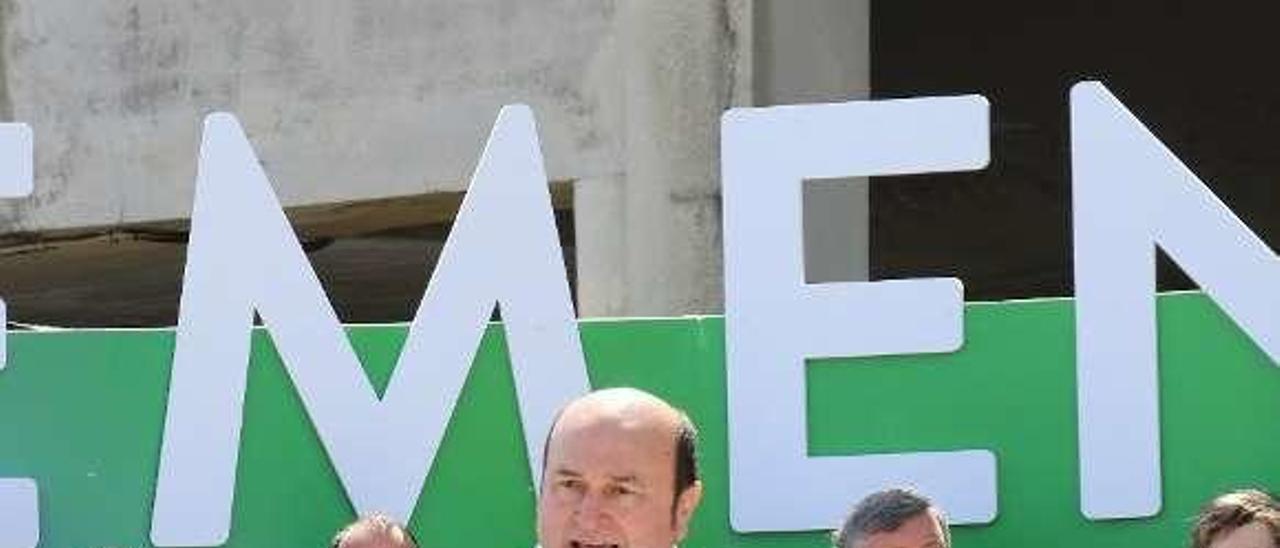 El presidente del PNV, Andoni Ortuzar, en un mitin ayer en Zarauz.