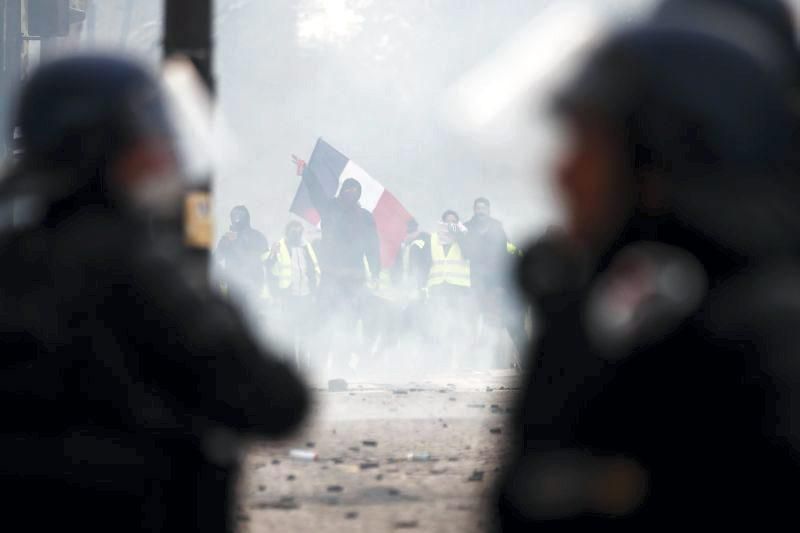 Protesta multitudinaria de los chalecos amarillos