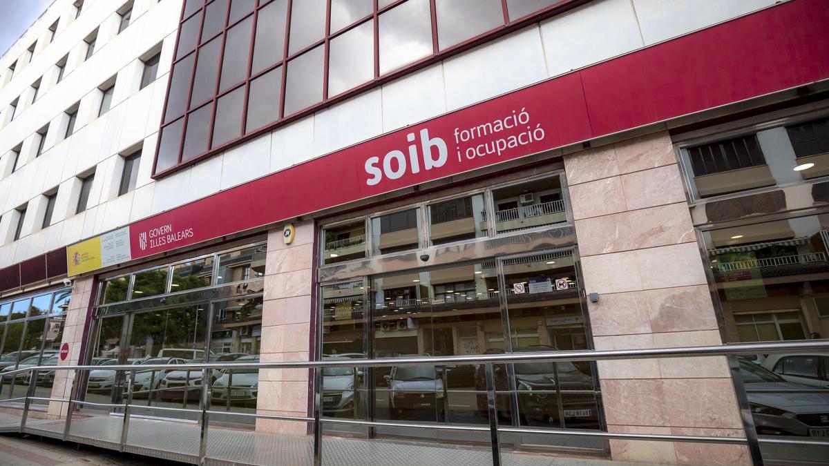 Imagen de una de las oficinas del servicio balear de empleo (SOIB) en Palma.
