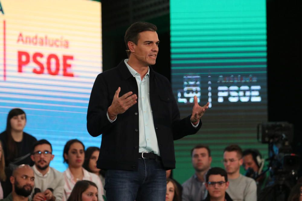 El presidente del Gobierno acompaña a la candidata a la reelección en Andalucía en un acto del PSOE-A a pocos días del final de la campaña electoral