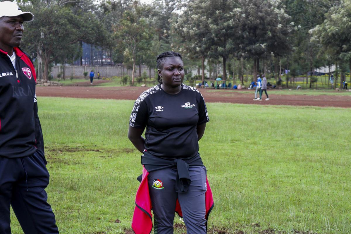 Jackline Juma, la entrenadora que regatea los obstáculos del fútbol masculino en Kenia