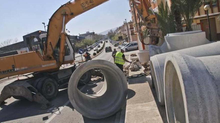 Trabajos de canalización de las aguas pluviales en la zona de La Goma de Cocentaina.