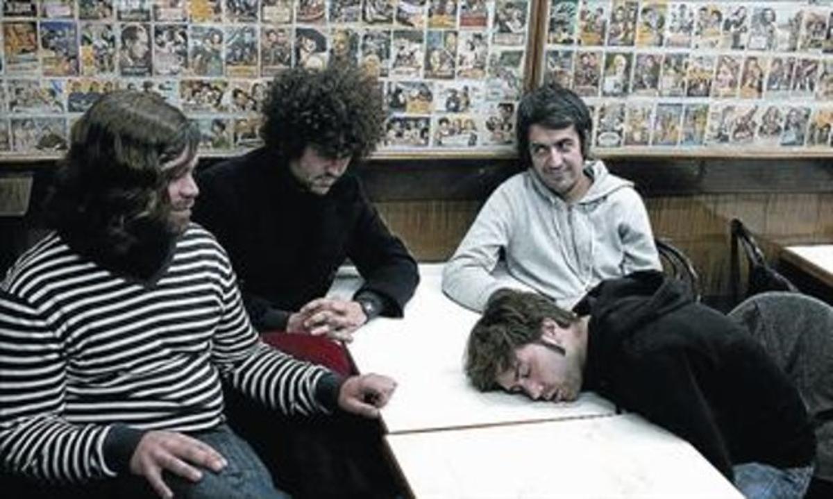 33 Rafa de los Arcos, Miguel Ángel Blanca, Pau Julià i Alejandro Marzoa, al bar Tampico de Gràcia. 33 Rafa de los Arcos, Miguel Ángel Blanca, Pau Julià i Alejandro Marzoa, al bar Tampico de Gràcia.