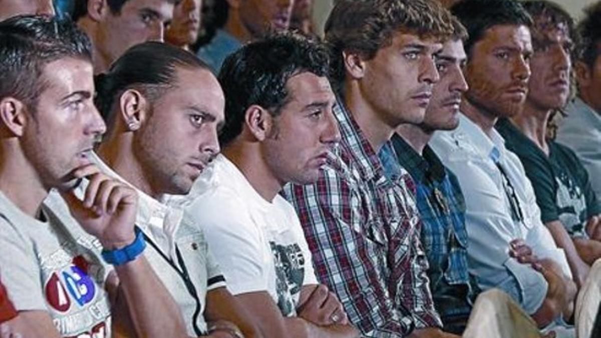 Luis García, Sergio García, Cazorla, Llorente, Casillas, Xabi Alonso y Puyol (de derecha a izquierda), ayer.