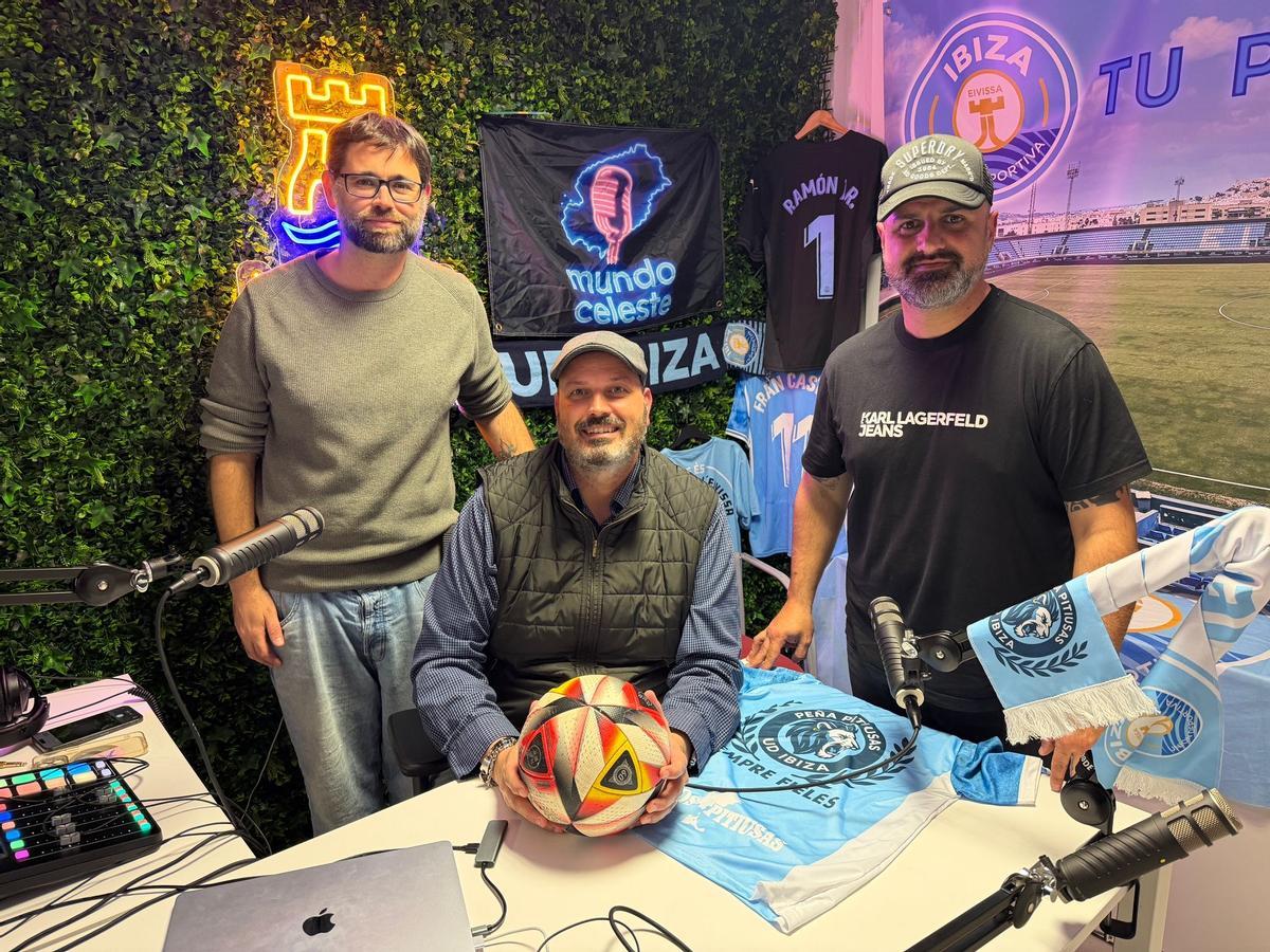 Alejandro Vide, Jaime Orvay y Carlos Mascuñán, ayer ante de la grabación del programa 250.