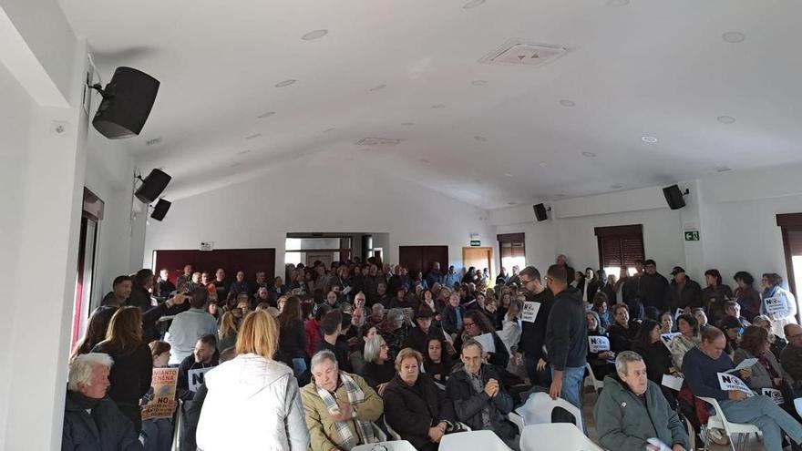 Vecinos de Losa del Obispo se oponen al vertedero de amianto: "No queremos infraestructuras de residuos que nadie quiere"