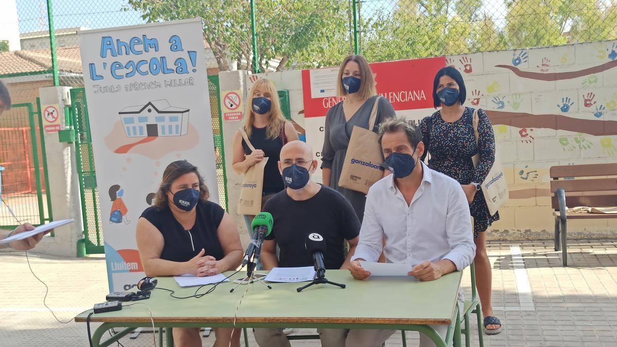 Representantes del AMPA en la rueda de prensa