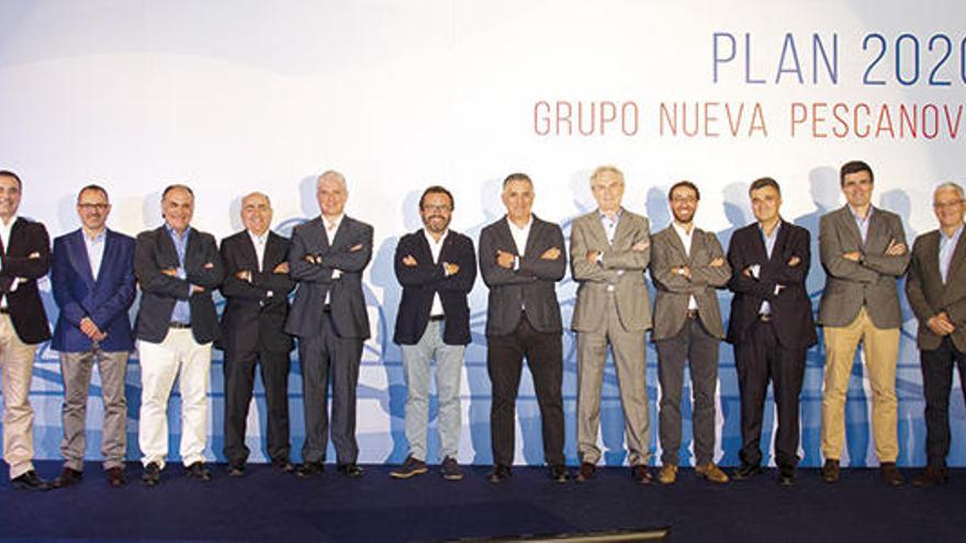 El equipo directivo de Nueva Pescanova, con el CEO Ignacio González (sexto por la dcha.) al frente.