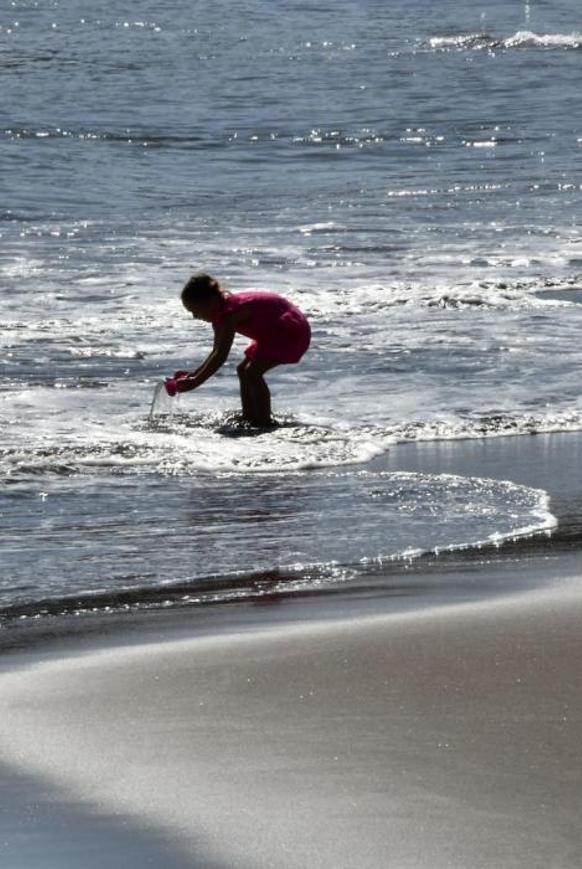 30/10/2019 TELDE.   Calor en Octubre en la playa de Melenara.   Fotógrafa: YAIZA SOCORRO.  | 30/10/2019 | Fotógrafo: Yaiza Socorro