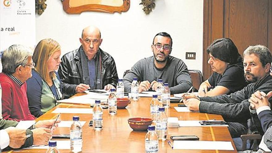 Benlloch promete al Consell Agrari arreglar las vías rurales en 4 años