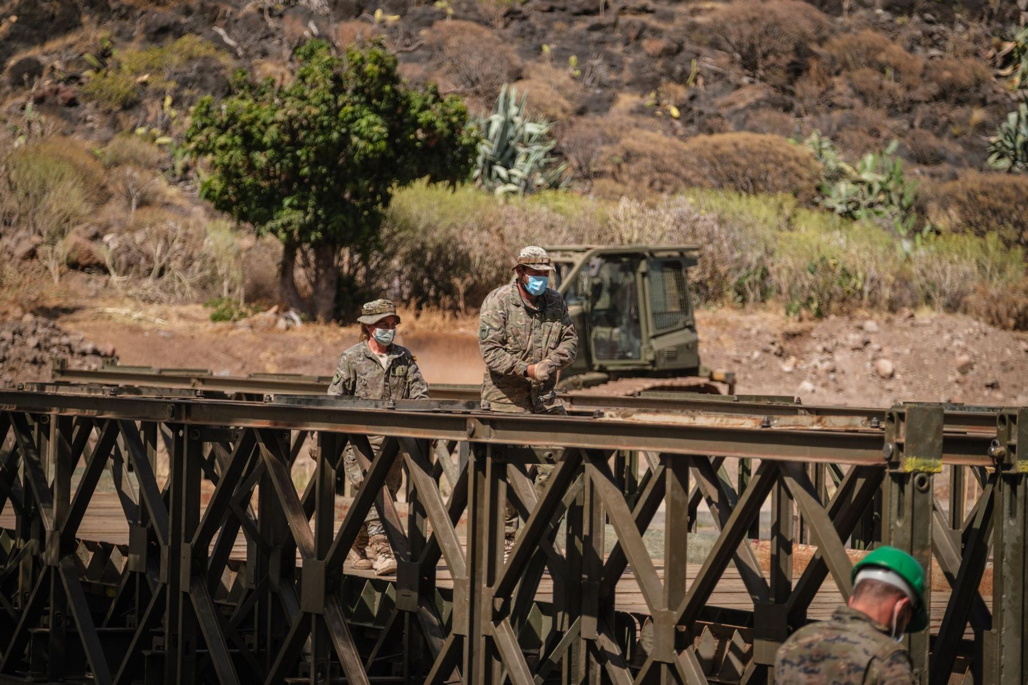 Tercer día del montaje del puente militar de San Andrés