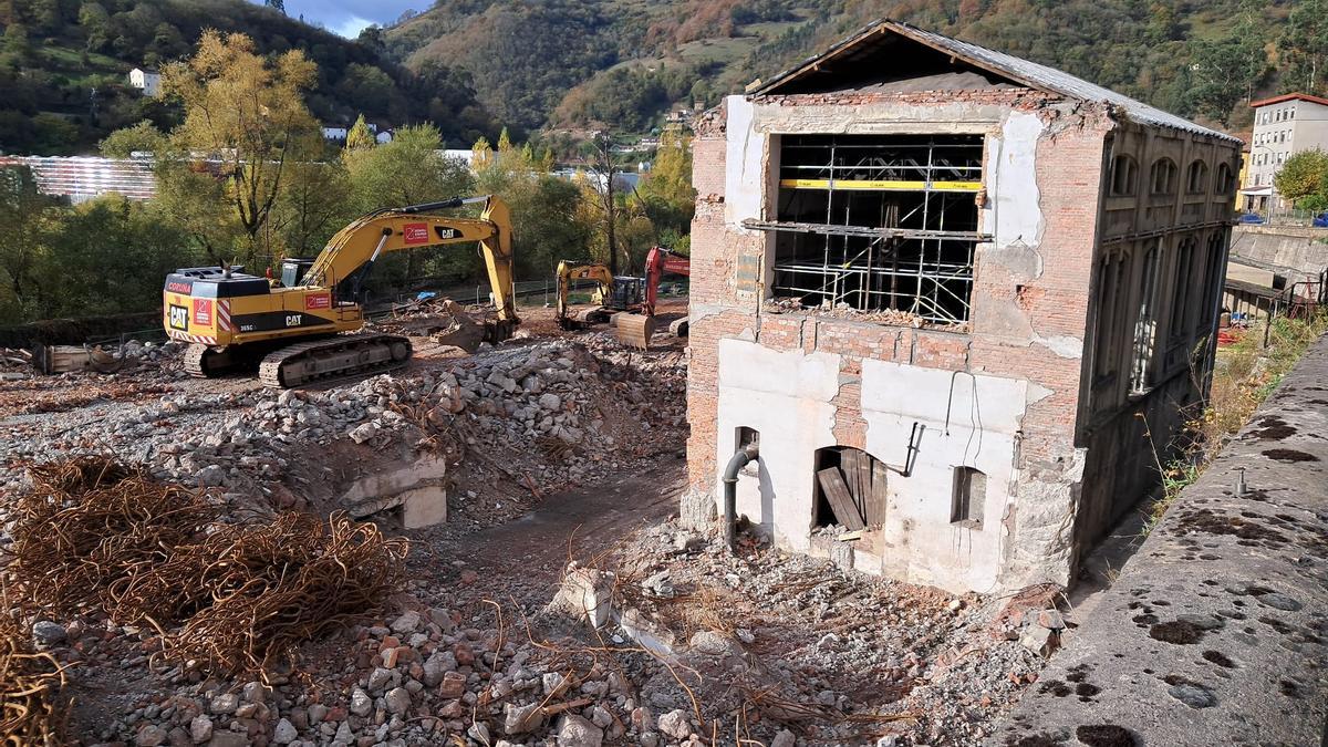 Trabajos en la subestación de Santa Cruz.