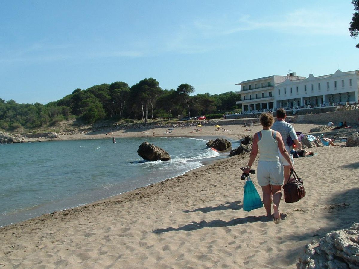 Mor ofegat en una platja de l’Escala un home de 68 anys
