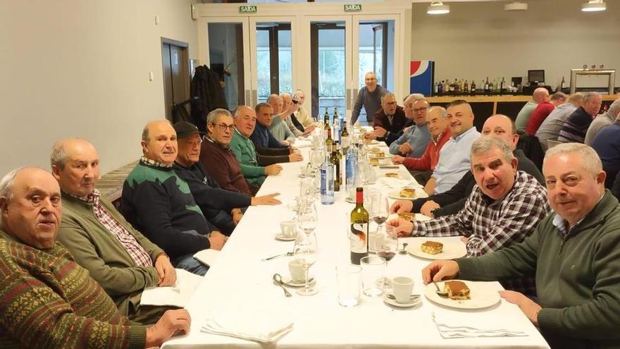 Crónica social compostelana | Comida de extrabajadores de la desaparecida empresa Daviña
