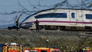 Cada controlador de Adif de la línea Madrid-Sevilla ha pasado de gestionar simultáneamente 15 trenes de alta velocidad a 40 en seis años