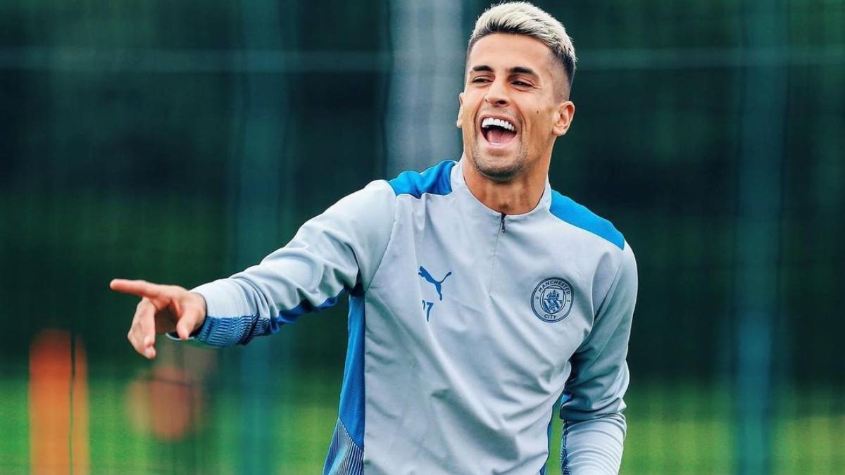 Guardiola no aclara el futuro de Joao Cancelo