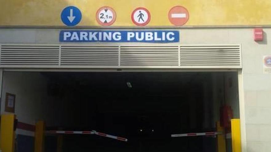 Riba-roja cubre todas las plazas del parking municipal tras rebajar a la mitad su precio