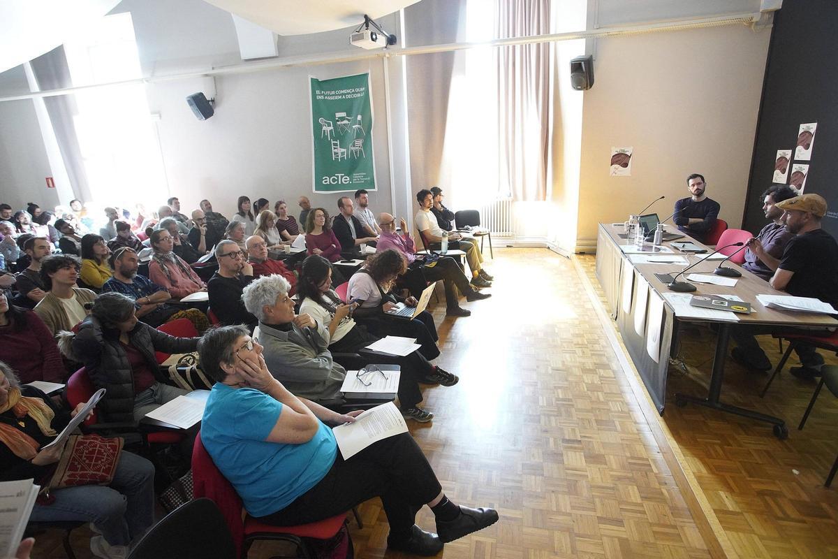 Un moment de l'acte que ha reunit entitats socials, organitzacions agràries i moviments ecologistes.