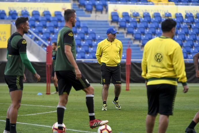 DEPORTES 05-03-19  LAS PALMAS DE GRAN CANARIA.  Primer entrenamiento de Pepe Mel. FOTOS: JUAN CASTRO