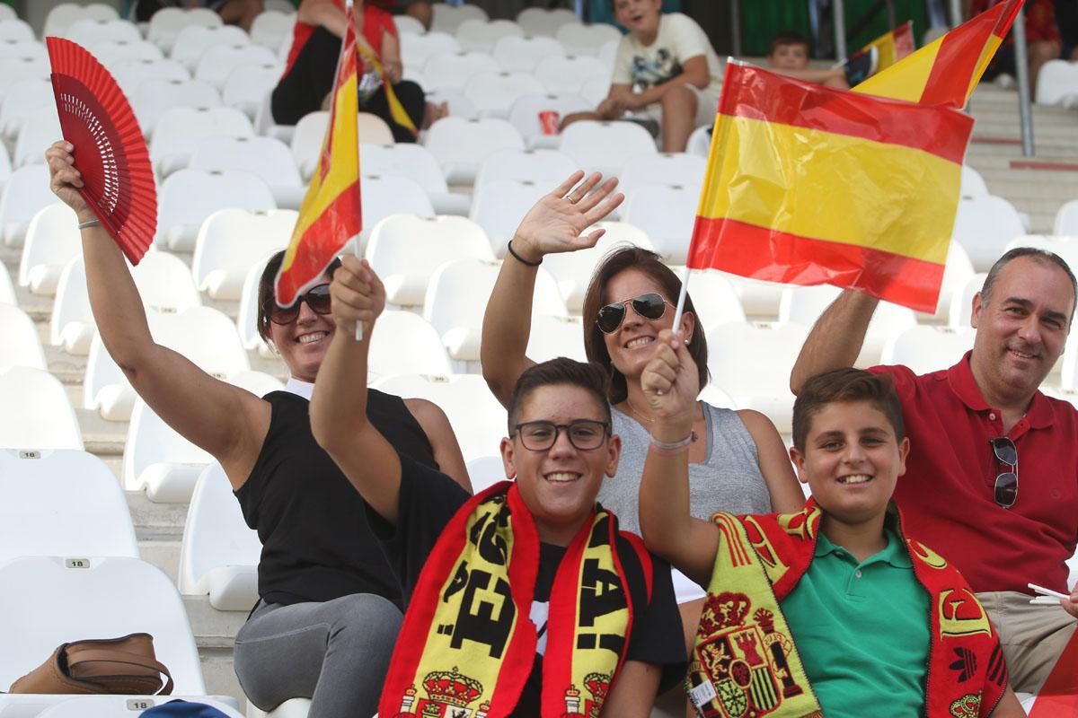 Aficionados en el encuentro de ‘La Rojita’