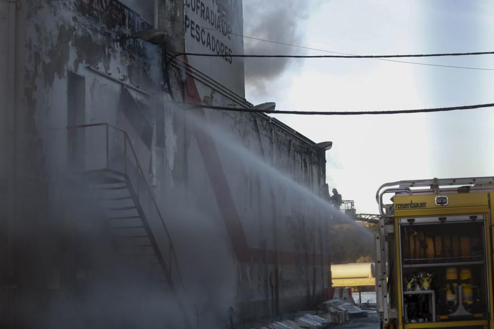 Un incendio en la antigua fábrica de hielo enciende las alarmas en la ciudad