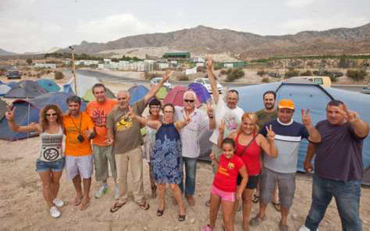 La Policía Local clausura el acceso ante la desobediencia de Proambiente