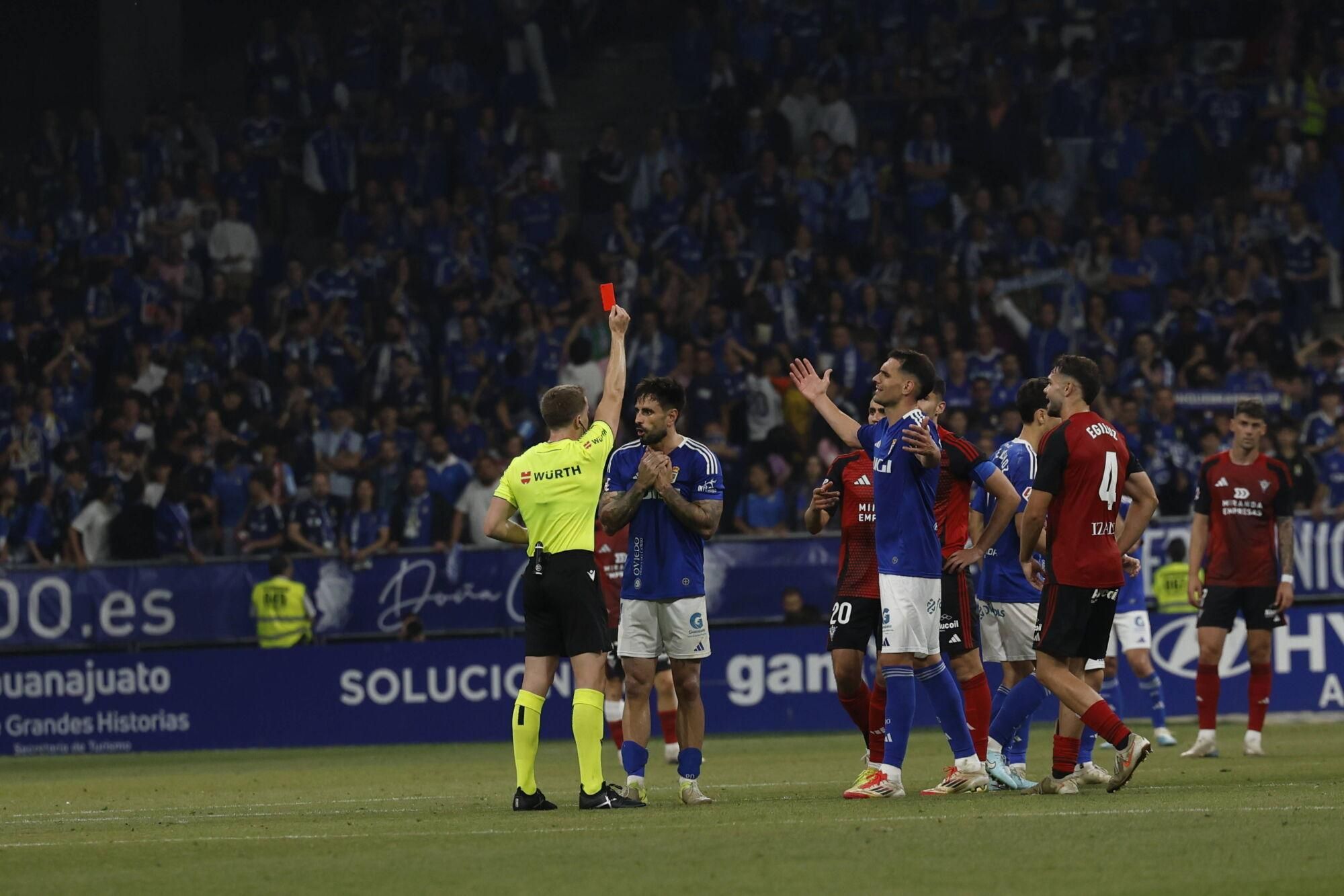 Así se vivió en el Carlos Tartiere la noche del ascenso del Oviedo a Primera División 24 años después