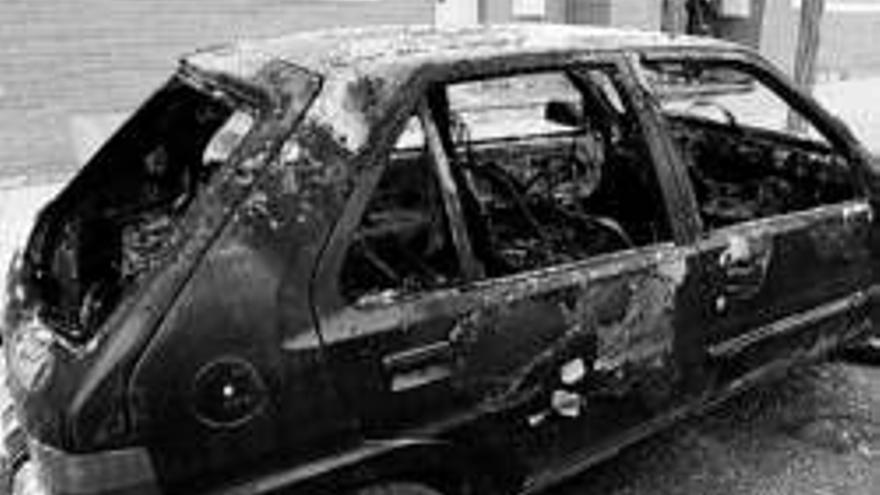 El número de coches quemados se eleva a siete en solo quince días