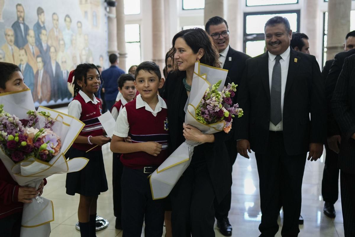 La presidenta de la Comunidad de Madrid, Isabel Díaz Ayuso, en Aguascalientes (México).