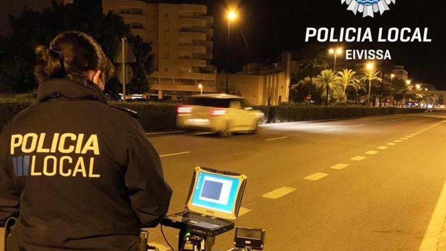 Controles de velocidad en la avenida de la Paz.