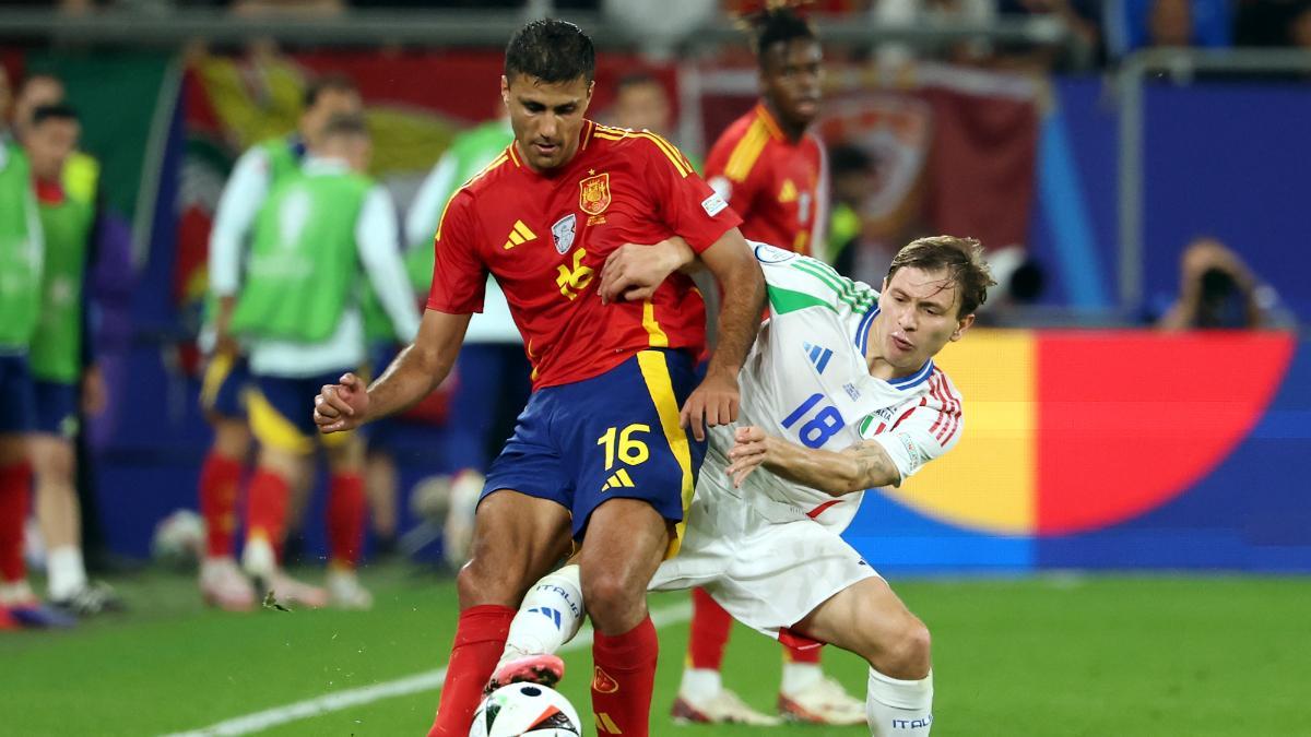 Barella durante el duelo ante España en la Eurocopa