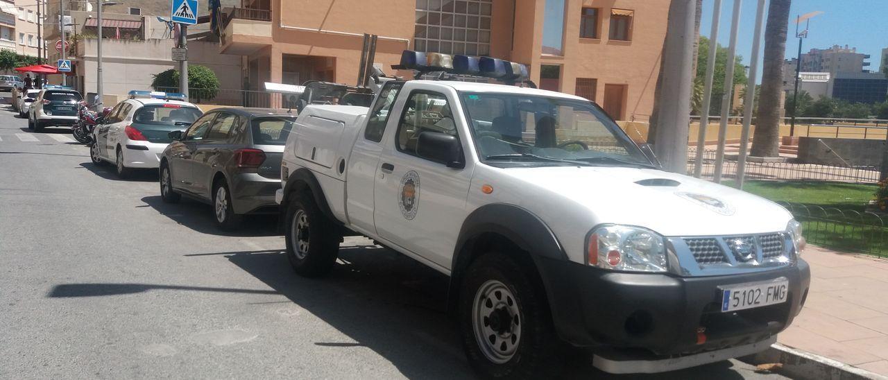 La grúa de El Campello junto al Ayuntamiento.