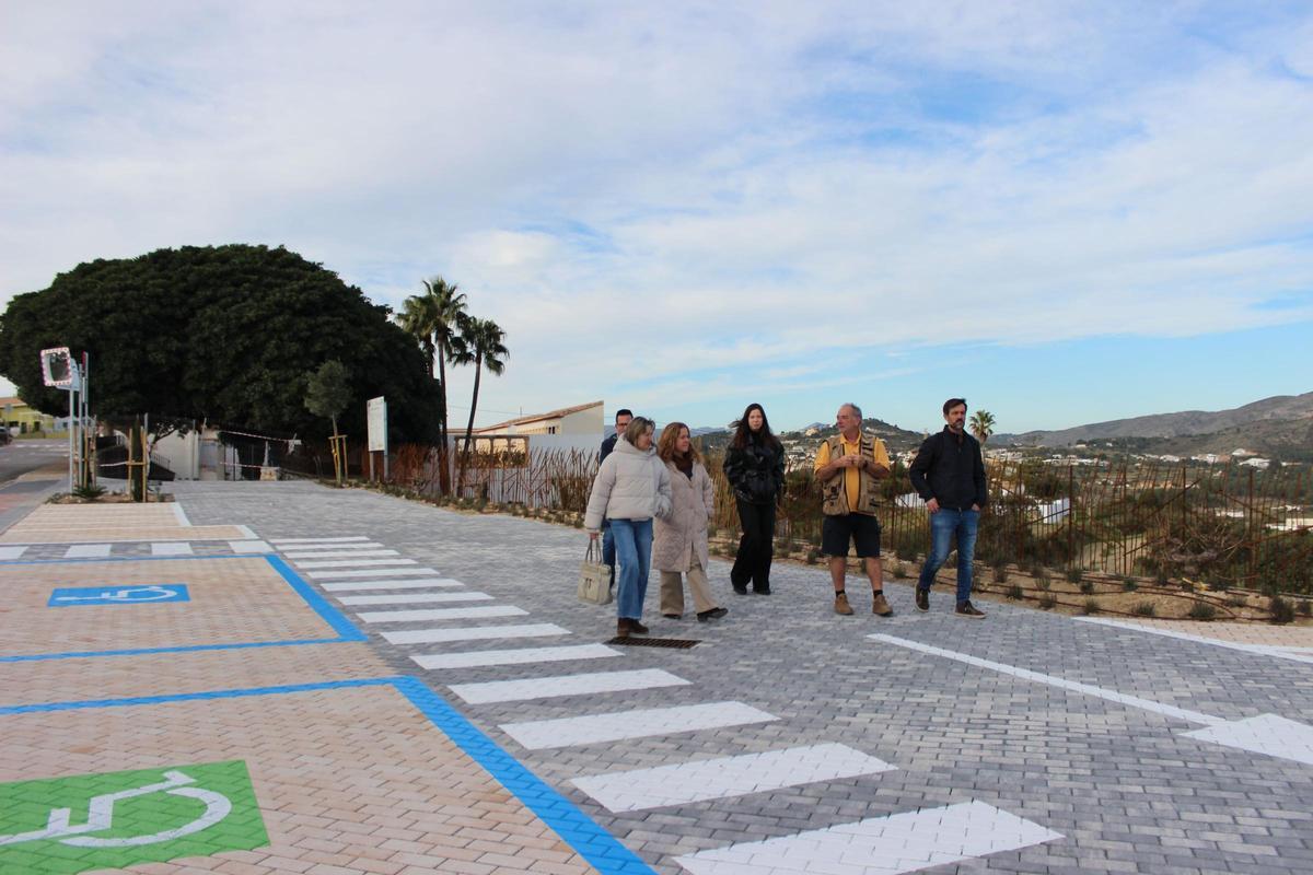 El alcalde y los concejales han visitado el nuevo aparcamiento