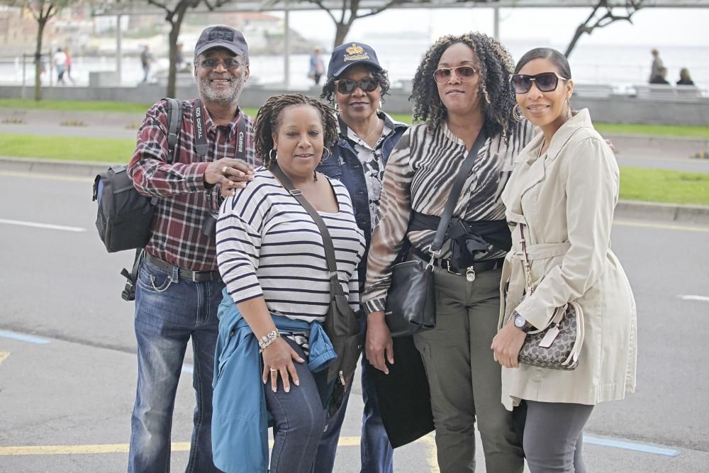 Desembarco de cruceristas extranjeros en Gijón