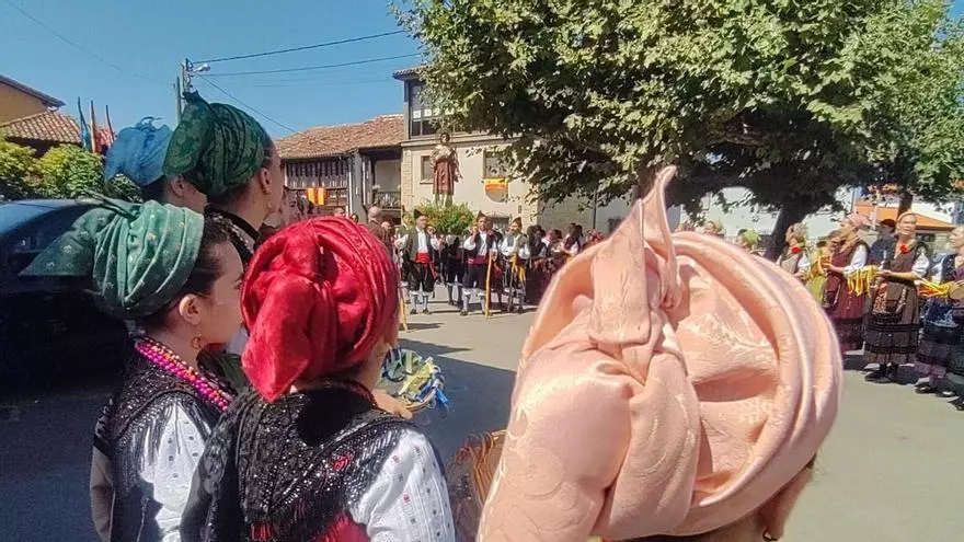 San Antolín vuelve a sacar los ramos en Naves