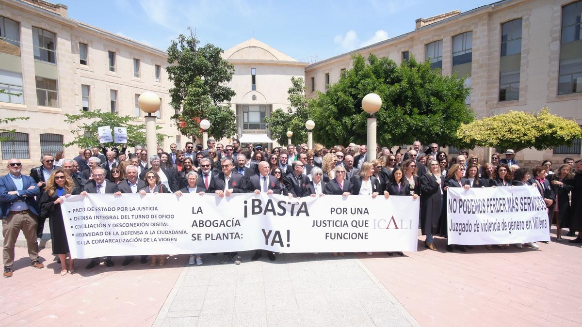 Concentración de la Abogacía en Alicante.